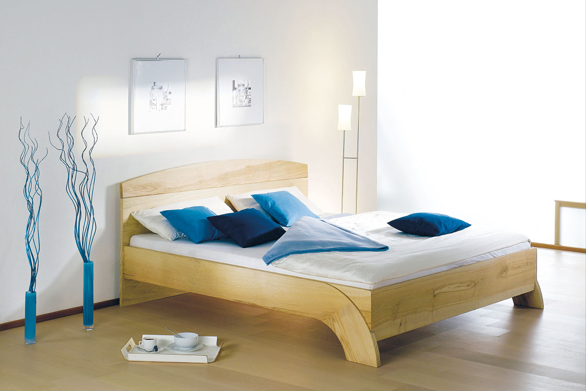 Das Massivholzbett Swing bringt Bewegung ins Schlafzimmer Massivholzbett Swing